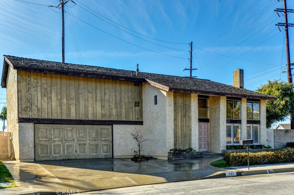 701 E Azalea Dr, Montebello, CA 90640