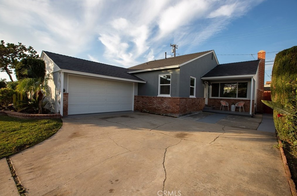 2319 117th St, Hawthorne CA  90250-1996 exterior
