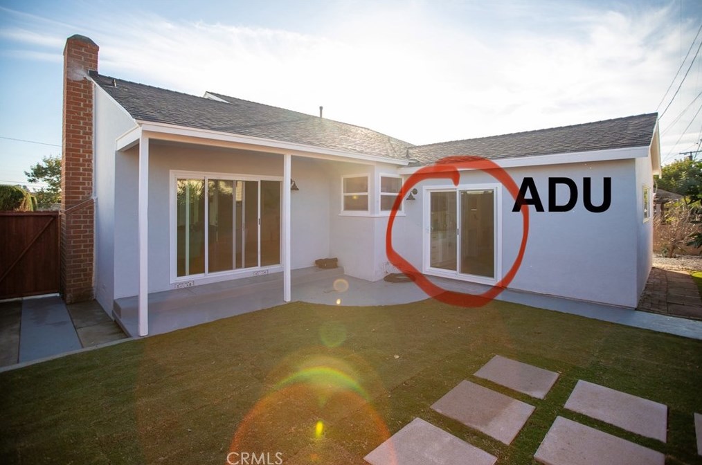 2319 117th St, Hawthorne CA  90250-1996 exterior