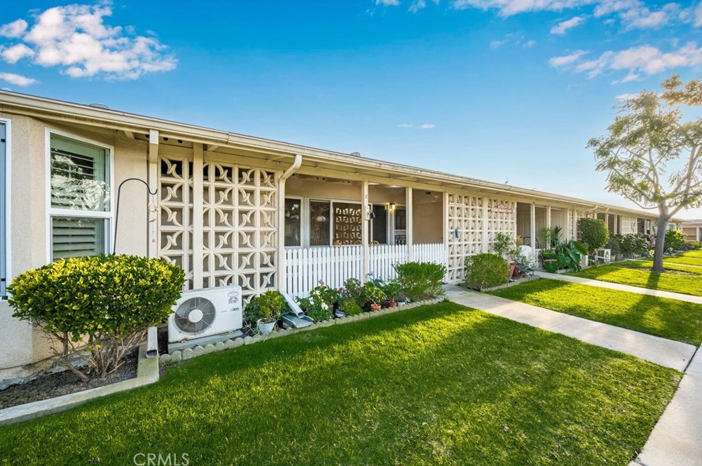 13540 Medinac Ln #104k, Seal Beach, CA 90740