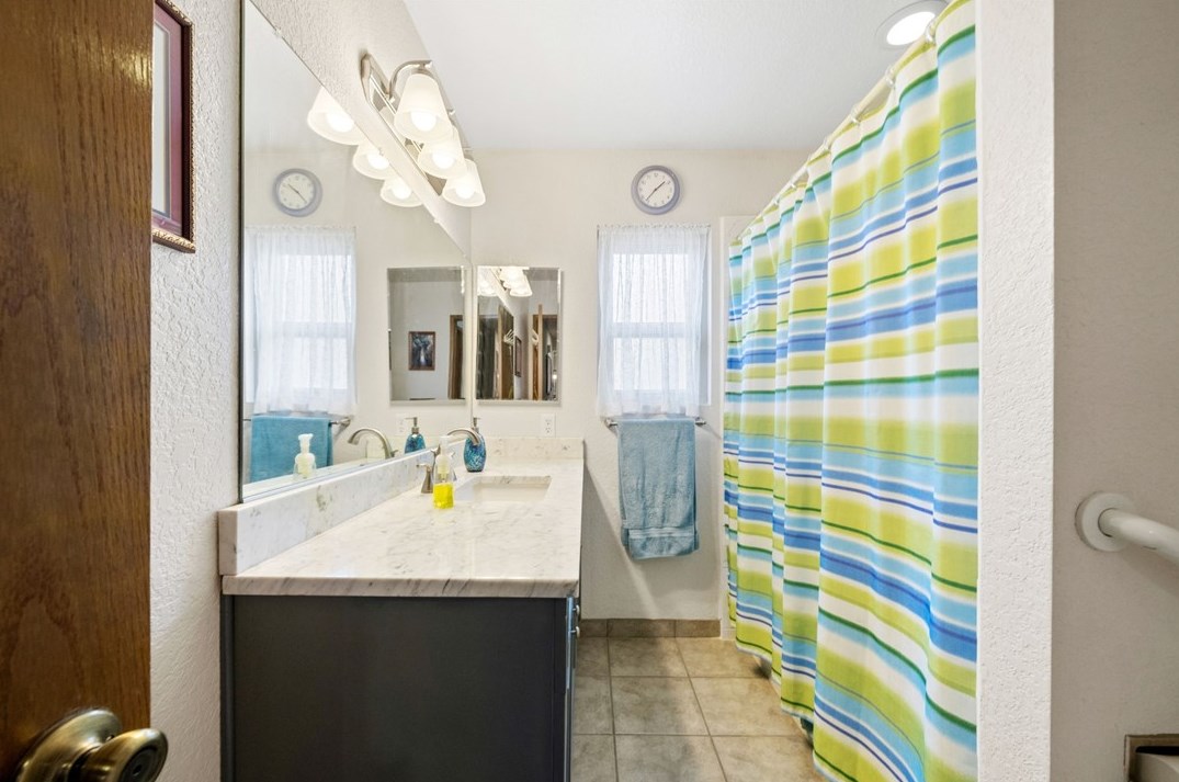 19823 Shoshonee Rd, Apple Valley CA  92307-5554 exterior