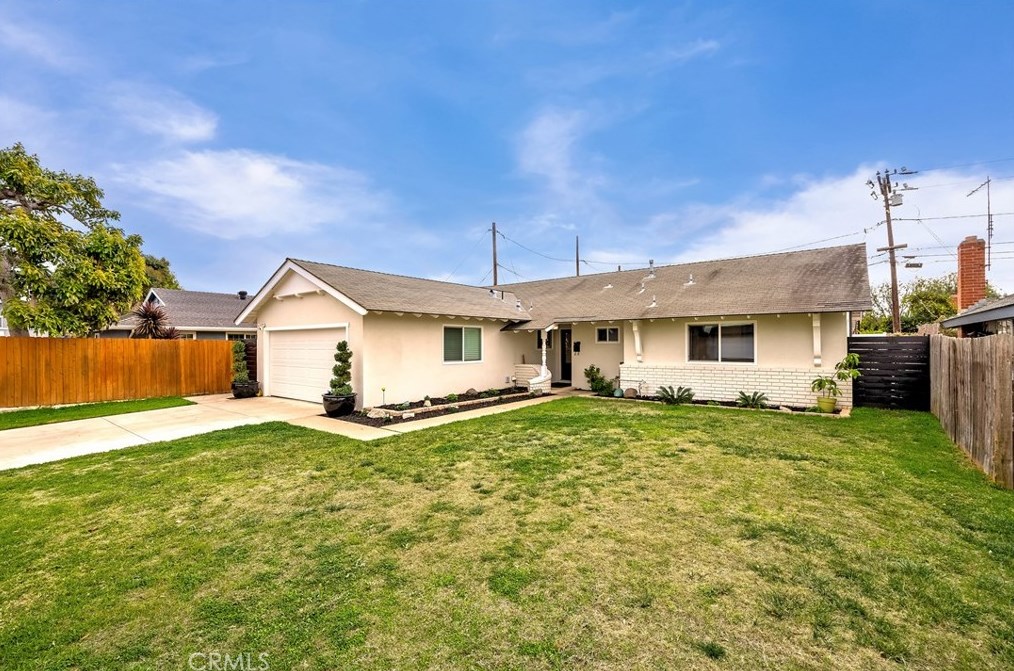 10152 Forrestal Dr, Huntington Beach, CA 92646-3720