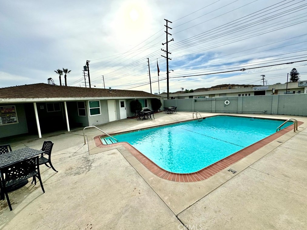 22516 Normandie Ave, Torrance CA  90502-2365 exterior