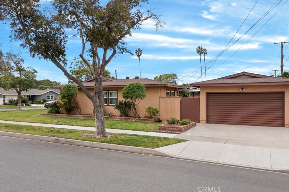 7049 El Paseo St, Long Beach, CA 90815-3507