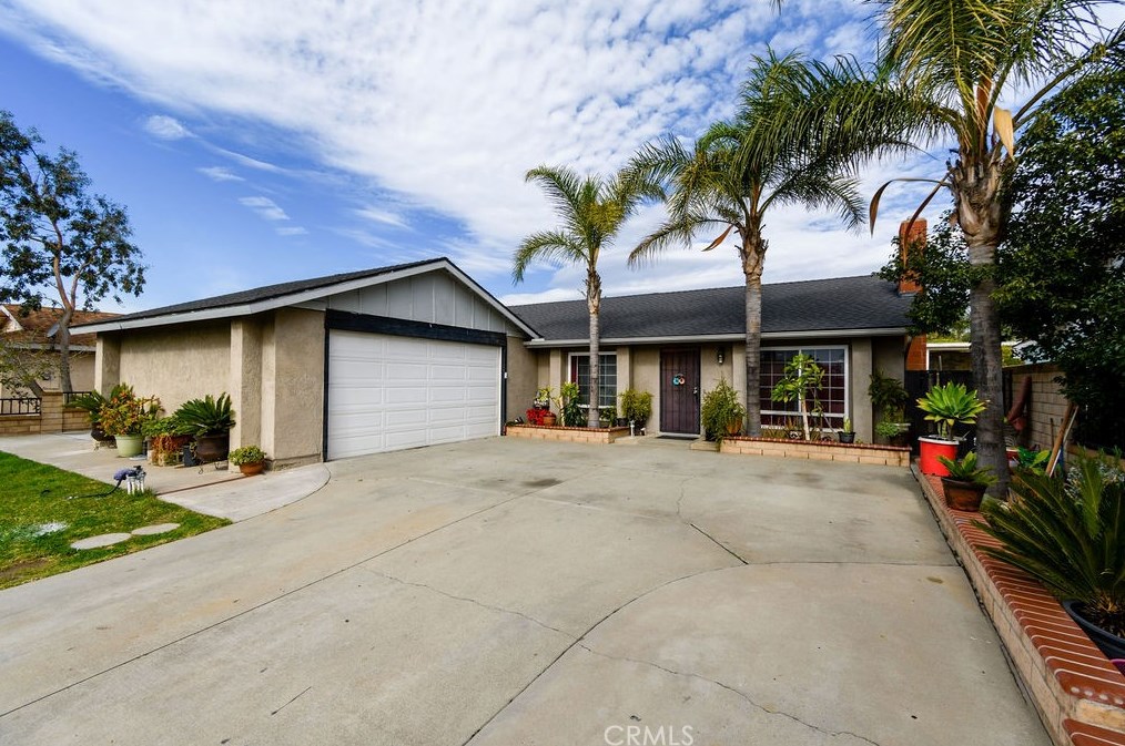 16060 Miller Ave, Fontana CA  92336-1848 exterior