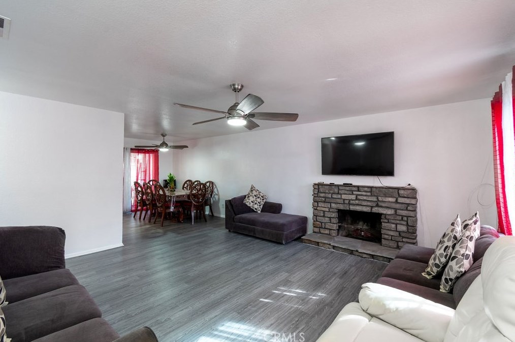 16060 Miller Ave, Fontana CA  92336-1848 exterior