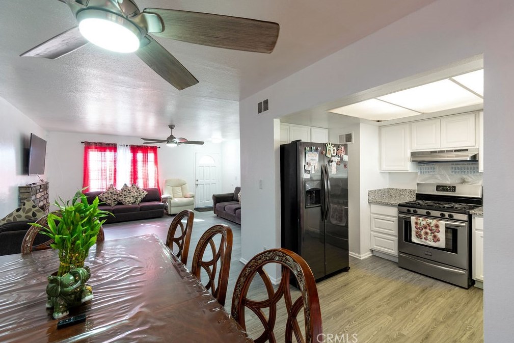 16060 Miller Ave, Fontana CA  92336-1848 exterior