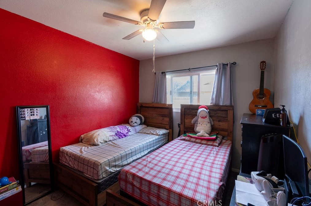 16060 Miller Ave, Fontana CA  92336-1848 exterior