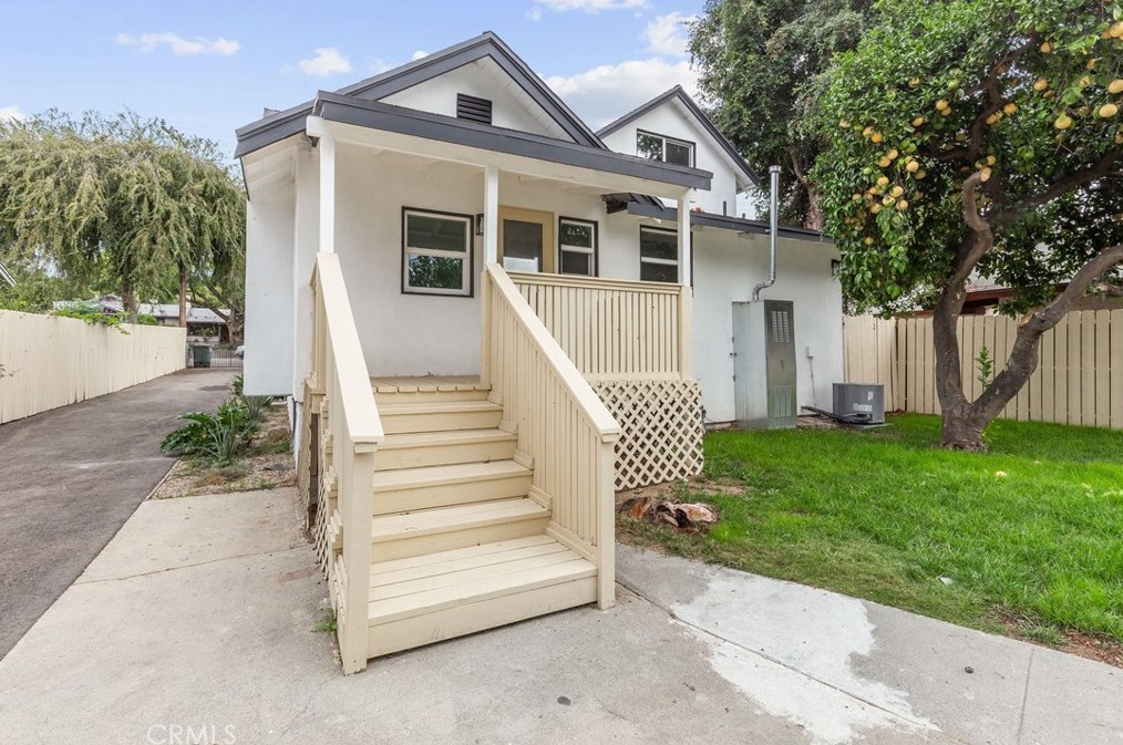 596 Mountain View St, Altadena CA  91001-4921 exterior
