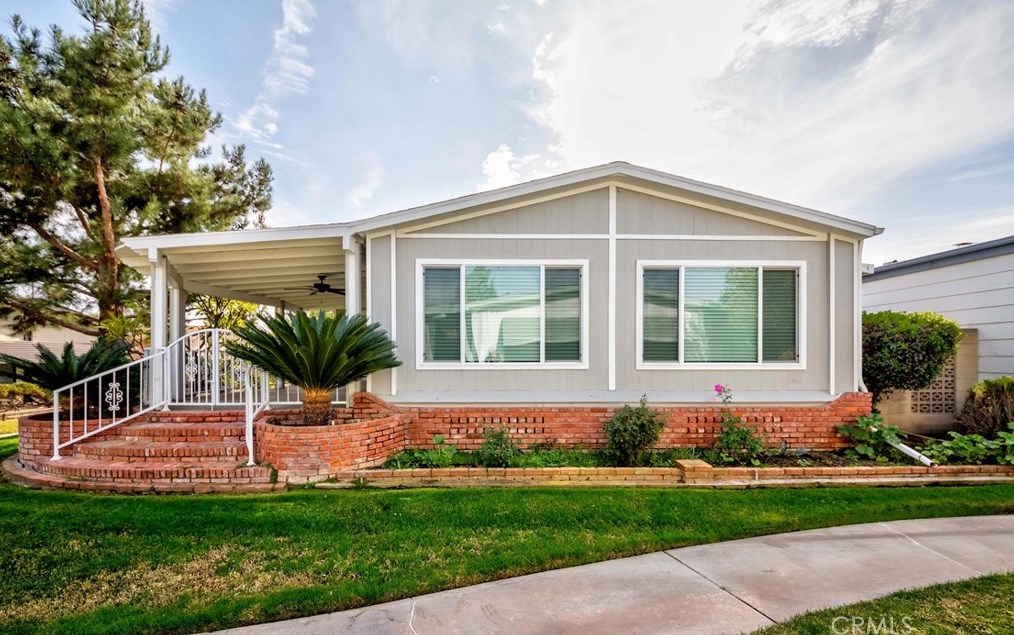 1335 Silver Lake Pl, Brea, CA 92821-2836