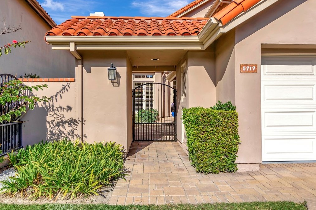 5717 Madrid Ln, Long Beach, CA 90814-3221