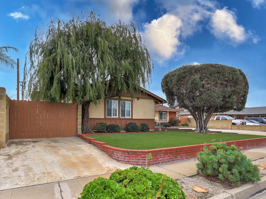 6724 Longfellow Dr, Buena Park, CA 90620