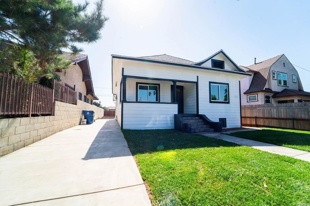 1136 50th St, Los Angeles CA  90011-4214 exterior