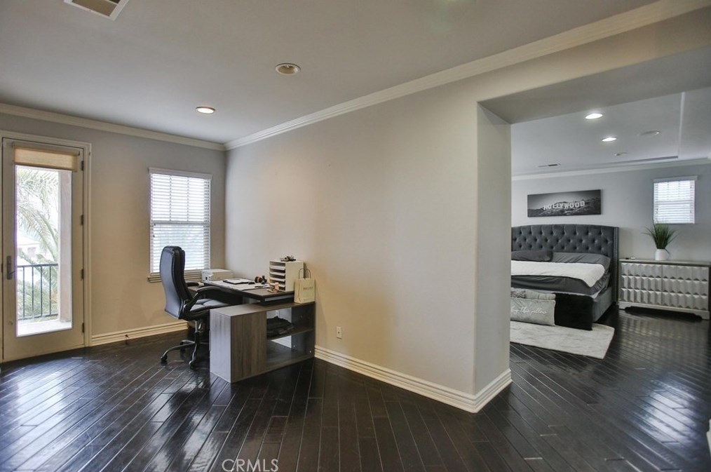 16622 Catalonia Dr, Riverside CA  92504-8701 exterior