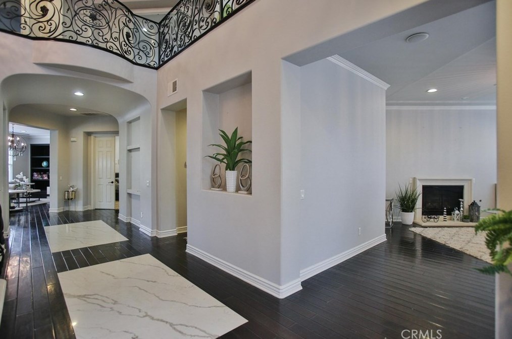 16622 Catalonia Dr, Riverside CA  92504-8701 exterior