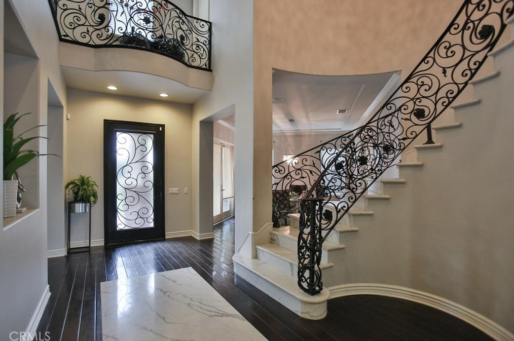 16622 Catalonia Dr, Riverside CA  92504-8701 exterior
