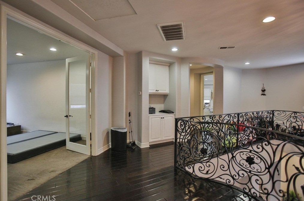 16622 Catalonia Dr, Riverside CA  92504-8701 exterior
