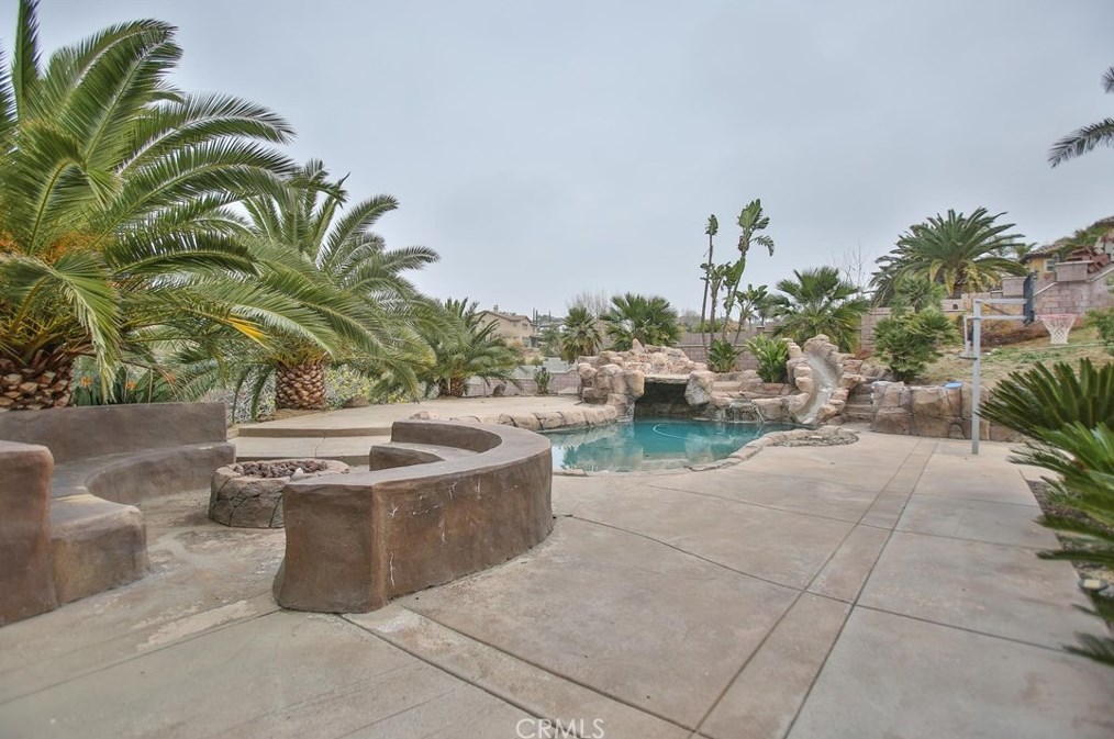 16622 Catalonia Dr, Riverside CA  92504-8701 exterior