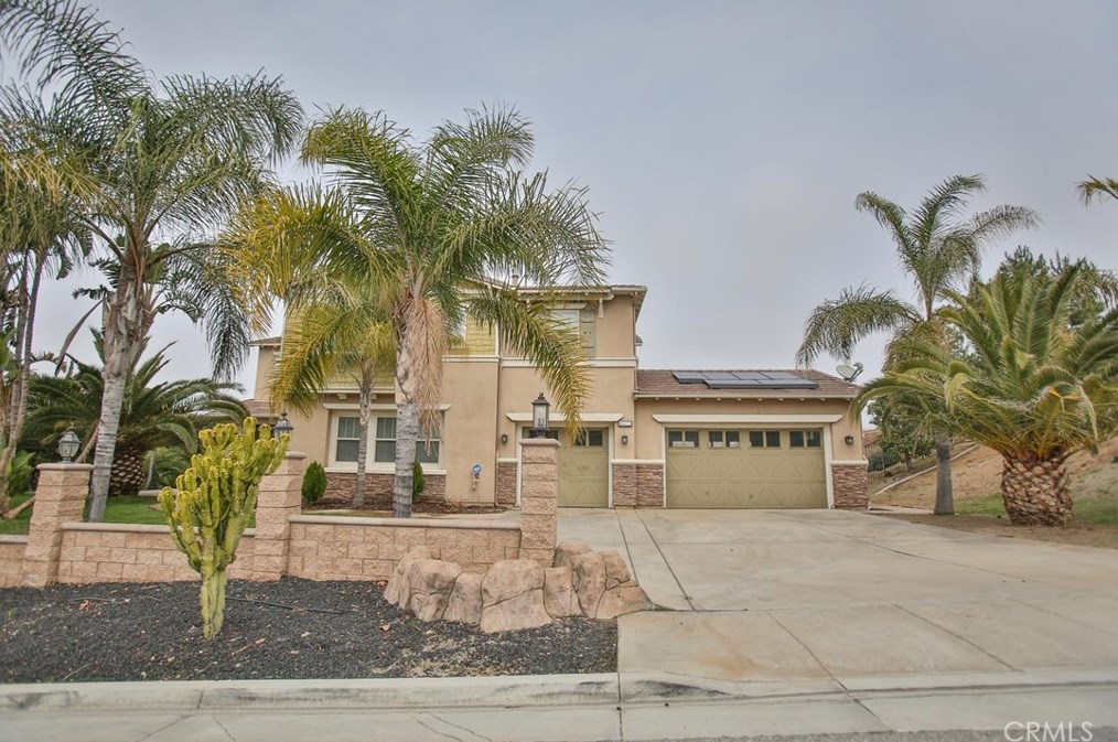 16622 Catalonia Dr, Riverside CA  92504-8701 exterior