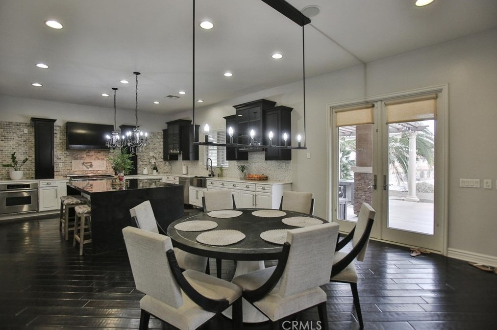 16622 Catalonia Dr, Riverside CA  92504-8701 exterior