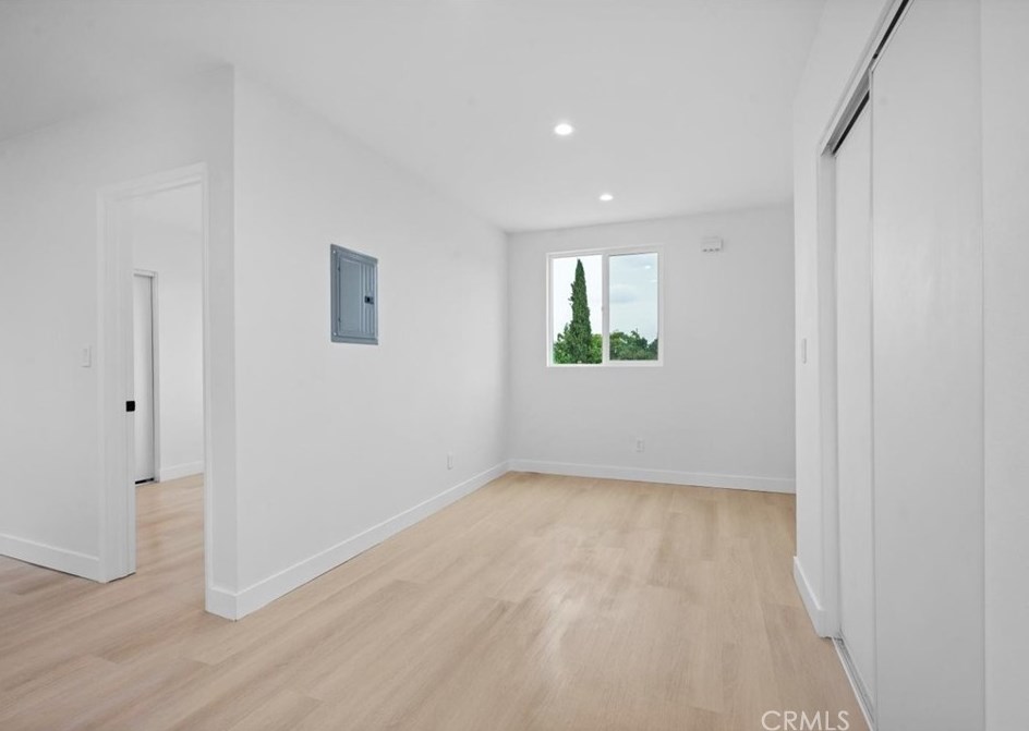 7411 Stanford Ave, Los Angeles CA  90001-2337 exterior