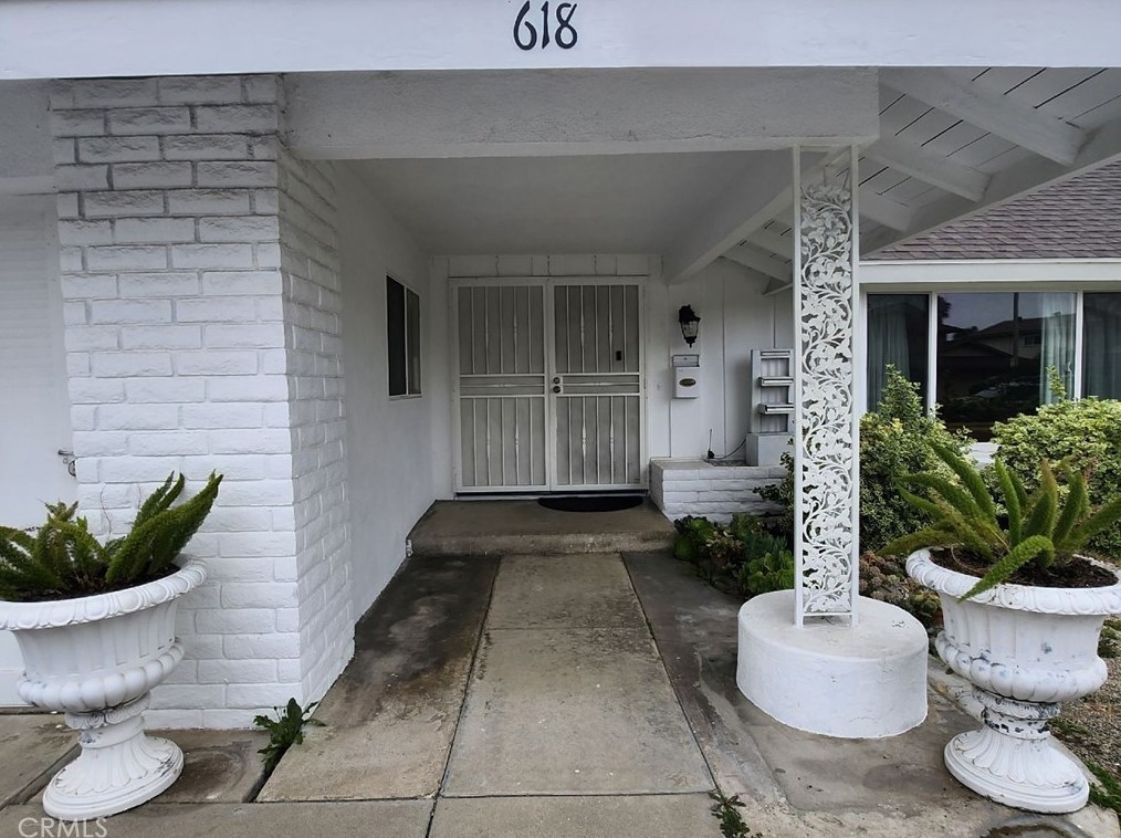 618 S Vicki Ln, Anaheim, CA 92804