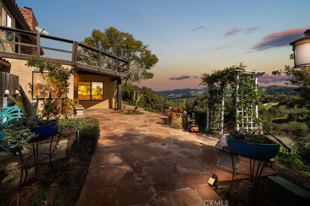 974 Via Hillview, Fallbrook, CA 92028-1779