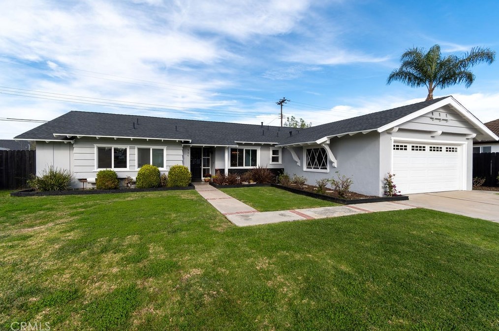 956 Junipero Dr, Costa Mesa, CA 92626