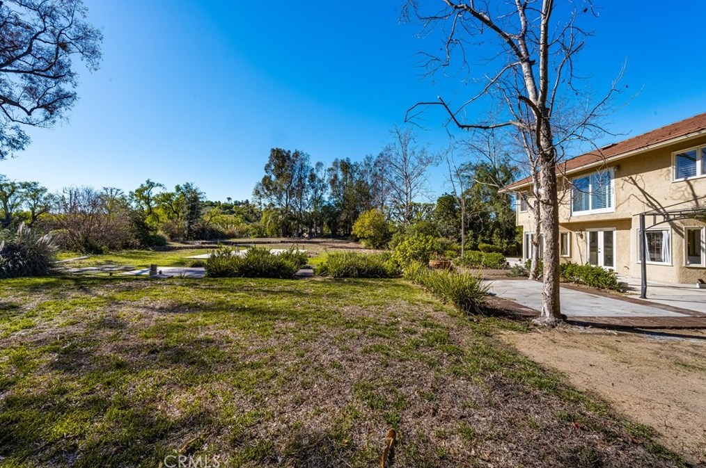 10011 Sunderland St, Santa Ana, CA 92705