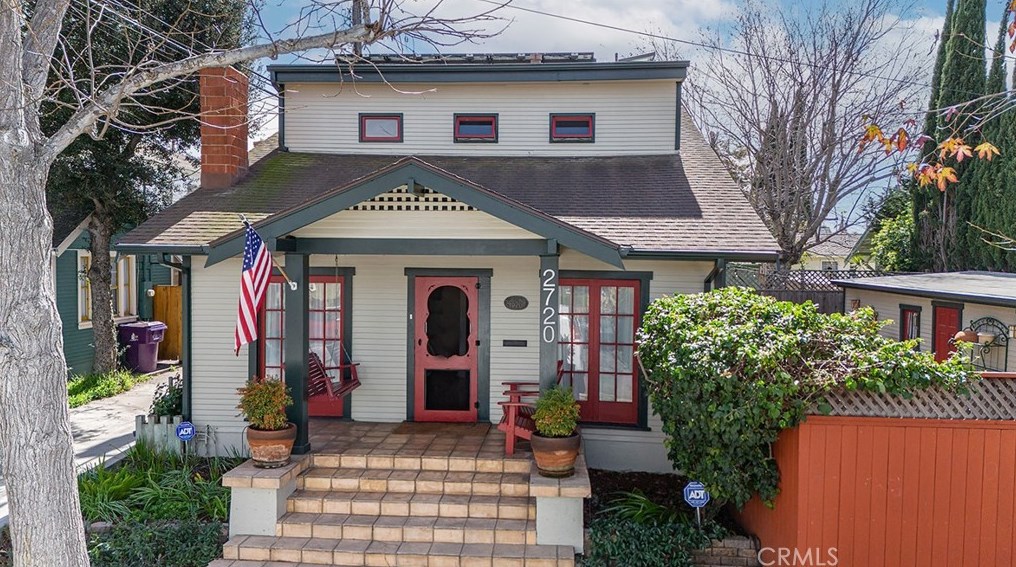 2720 8th St, Long Beach, CA 90804-4716