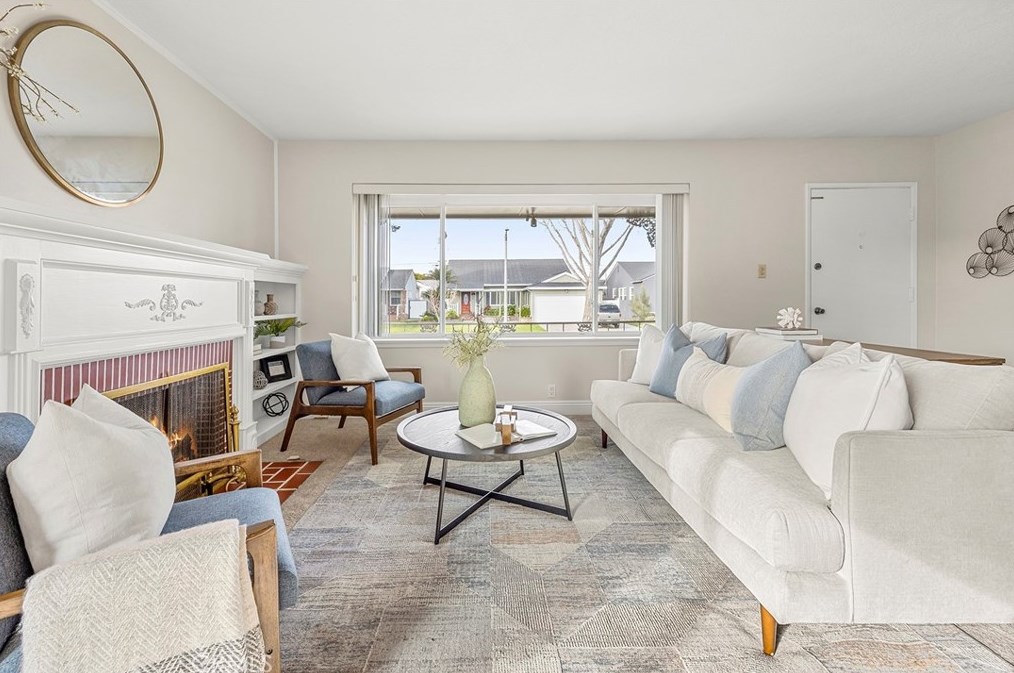2724 Freckles Rd, Lakewood, CA 90712-4015