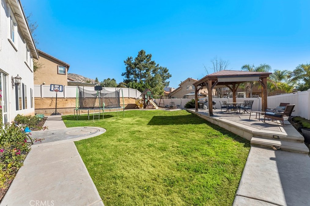 10200 Via Pescadero, Moreno Valley CA  92557-2743 exterior