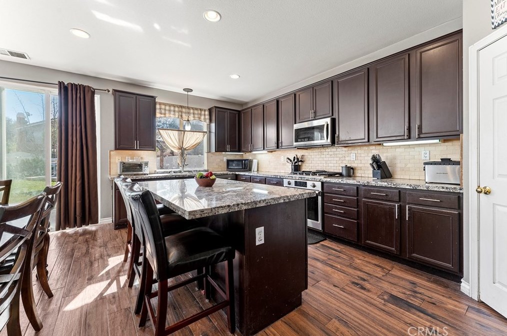 10200 Via Pescadero, Moreno Valley CA  92557-2743 exterior