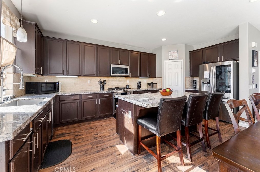 10200 Via Pescadero, Moreno Valley CA  92557-2743 exterior