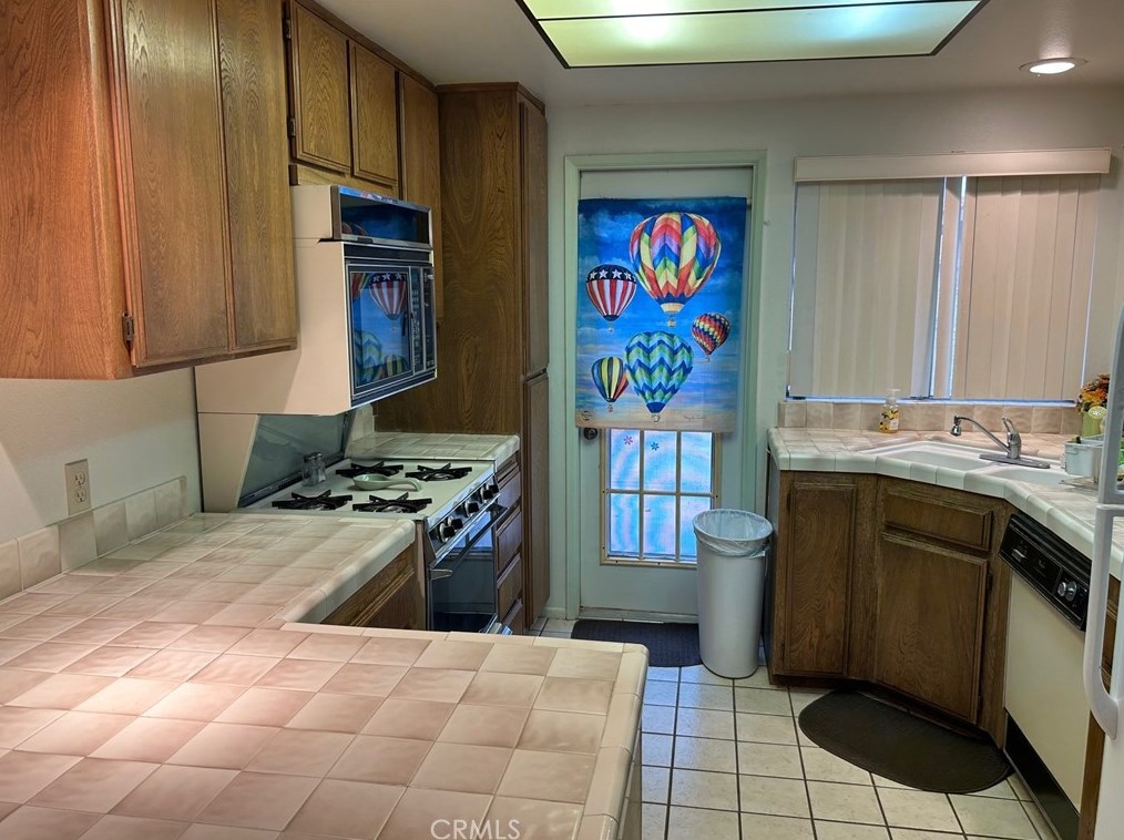 82141 Bergman Dr, Indio, CA 92201-7594