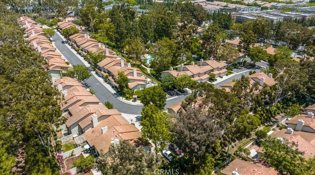 1007 Creekside Dr, Fullerton CA  92833-2188 exterior