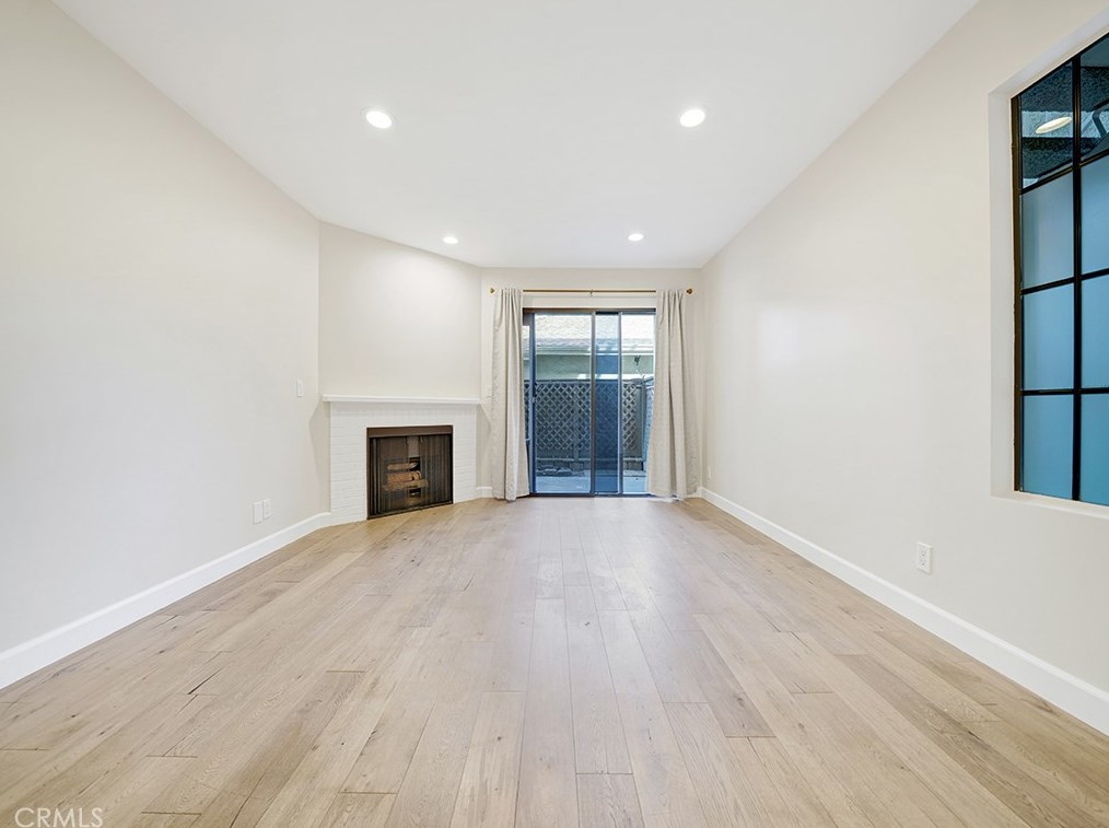 1181 Packers Cir #109, Tustin, CA 92780