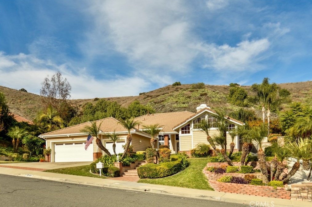 26 Los Felis Dr, Pomona, CA 91766-4773