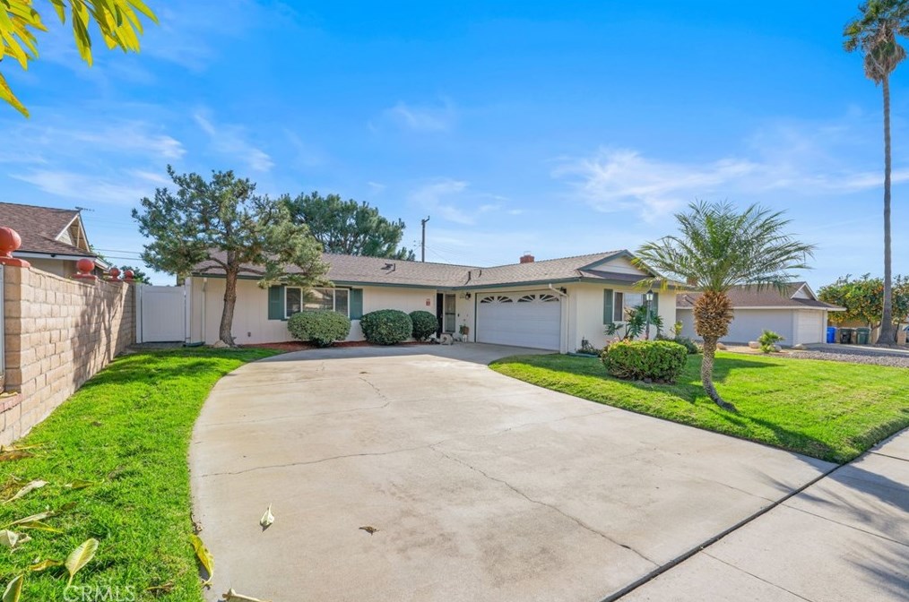 27741 Stratford St, Highland, CA 92346