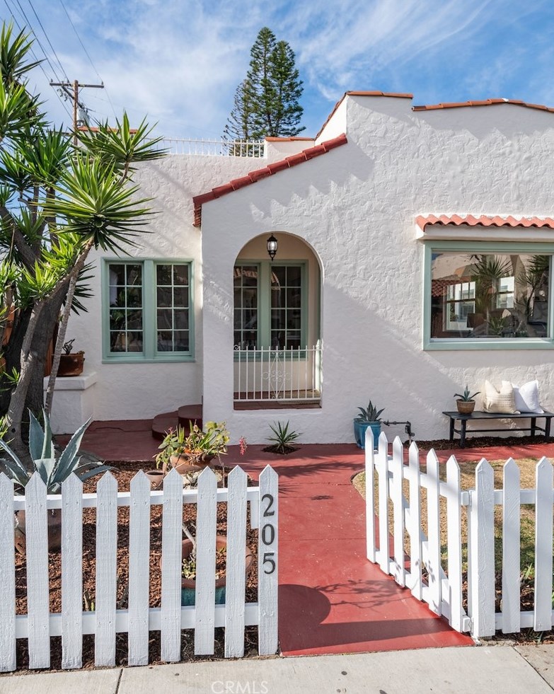 205 Argonne Ave, Long Beach, CA 90803-1735