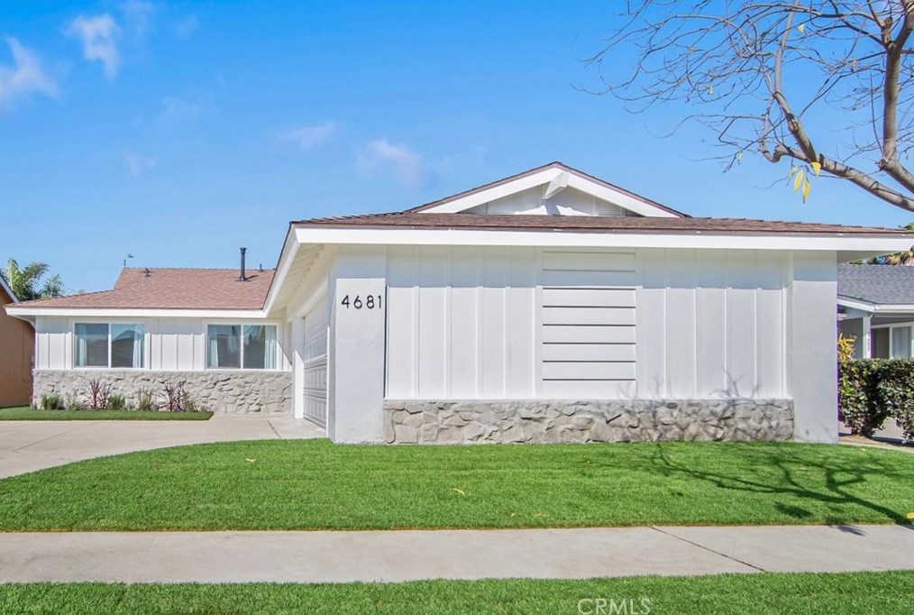 4681 Ironwood Ave, Seal Beach, CA 90740