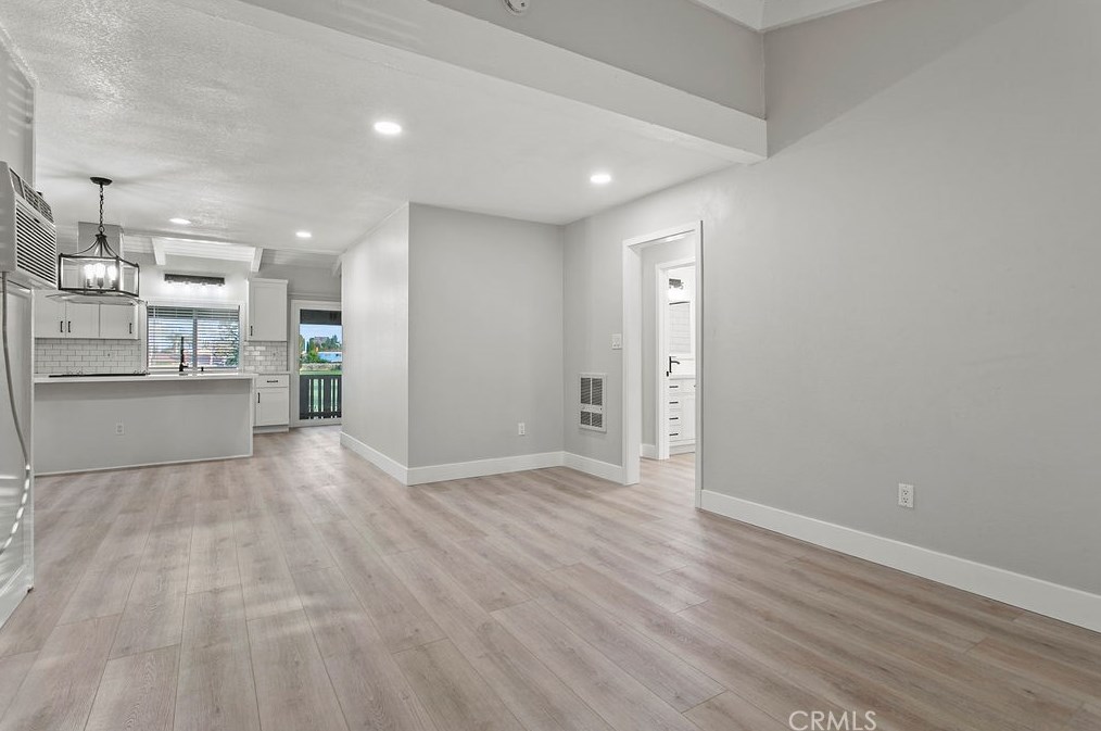 1010 W Macarthur Blvd #106, Santa Ana, CA 92707