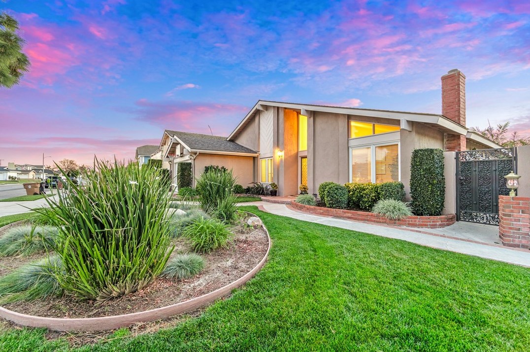 12711 Adams St, Garden Grove, CA 92845