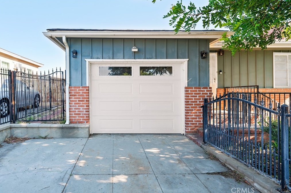 5965 Mountain View Ave, Riverside CA  92504-1572 exterior