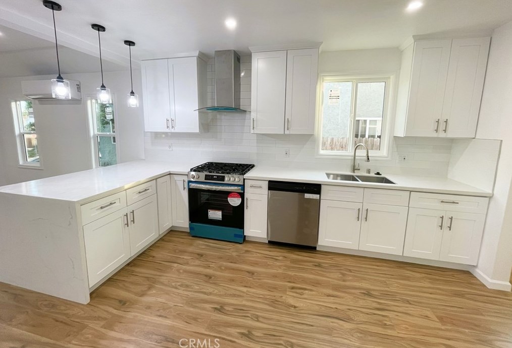 7037 Cimarron St, Los Angeles CA  90047-1632 exterior