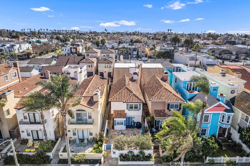 516 14th St, Huntington Beach, CA 92648-4042