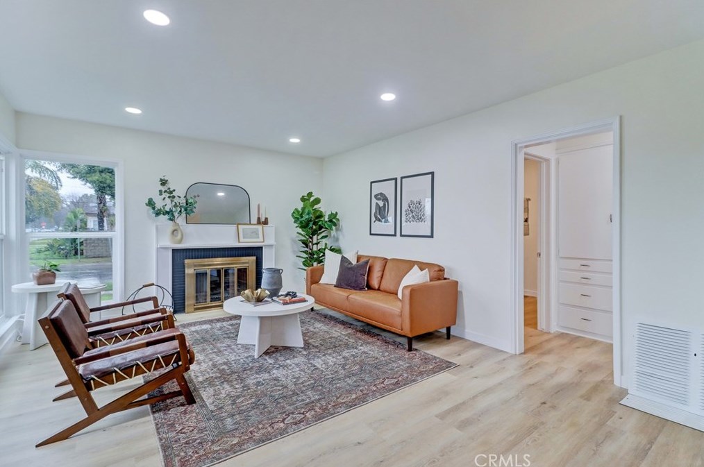 5518 Flagstone St, Long Beach, CA 90808-3634