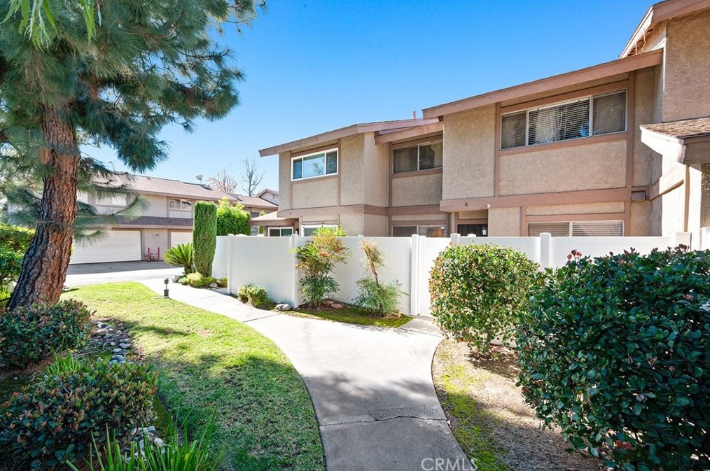 2447 Huntington Dr #6, Duarte, CA 91010
