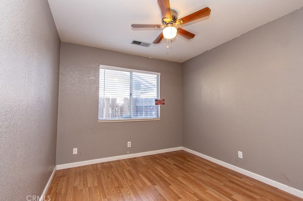 719 Almond Glen Ave, Livingston CA  95334-1875 exterior