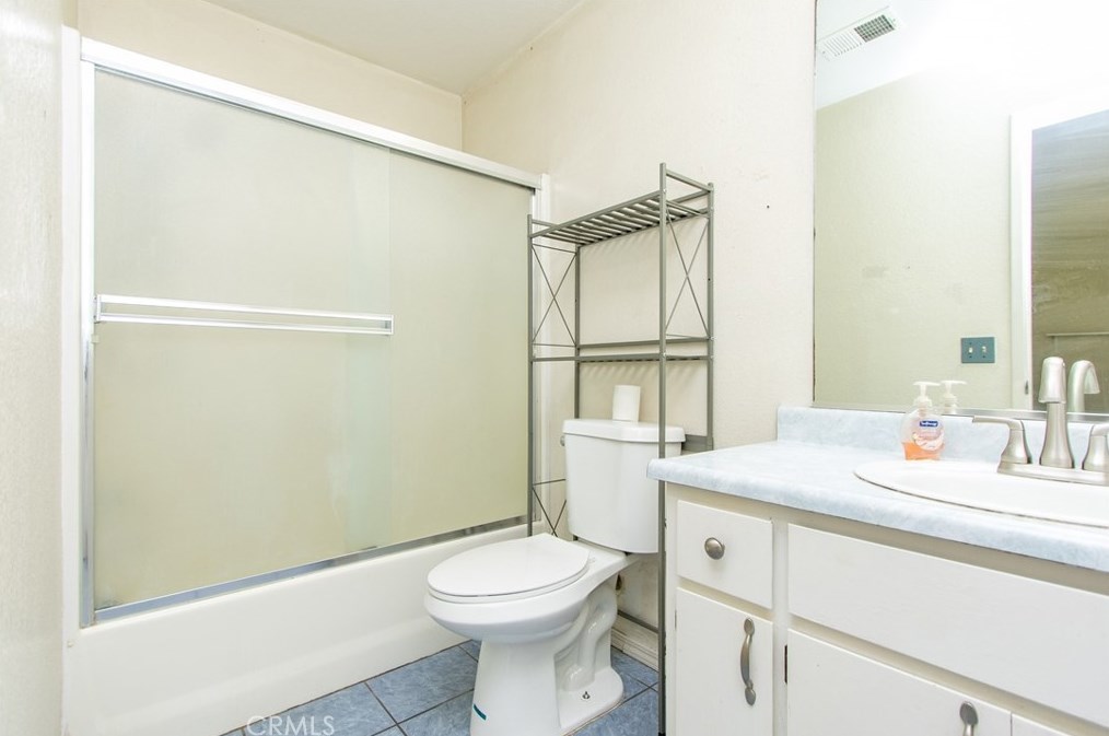 719 Almond Glen Ave, Livingston CA  95334-1875 exterior